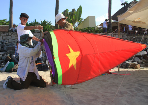Colourful kites in Cua Dai beach